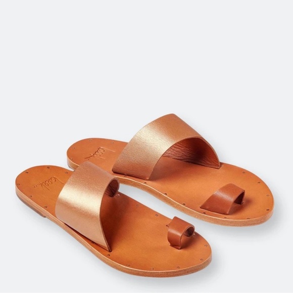 Beek Finch Toe Loop Sandal Bloggers Favorite Size 7 Gold and tan Two Birds - Picture 2 of 8